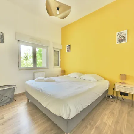 Апартаменты T2 Chaleureux - Parking - Proche Centre-ville