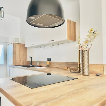 Apartment T2 Chaleureux - Parking - Proche Centre-ville *